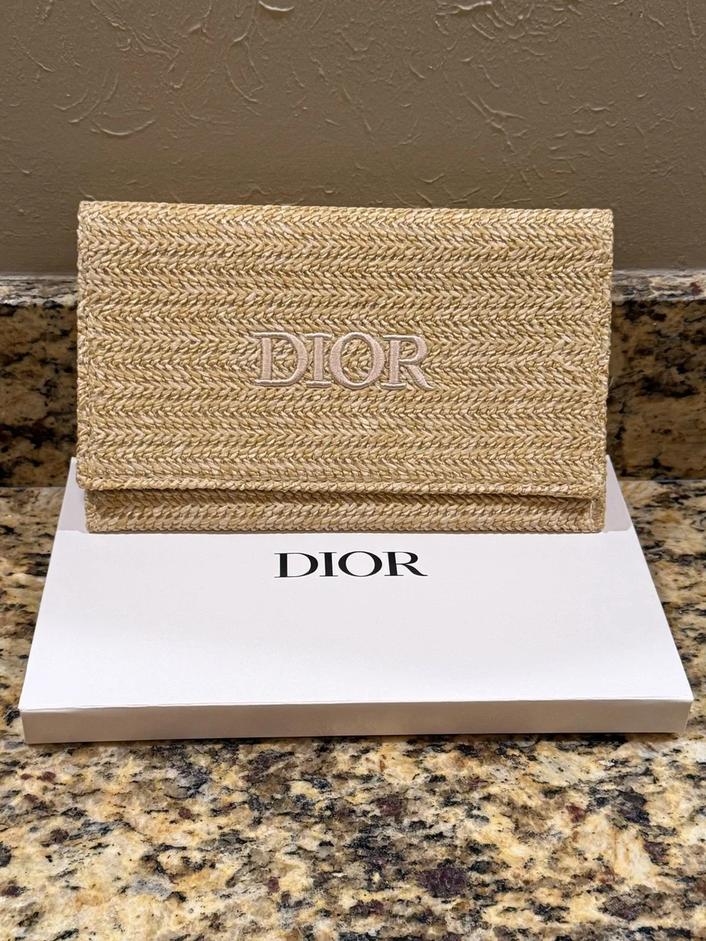 NWOT-Dior Natural Raffia Envelope Clutch with Logo